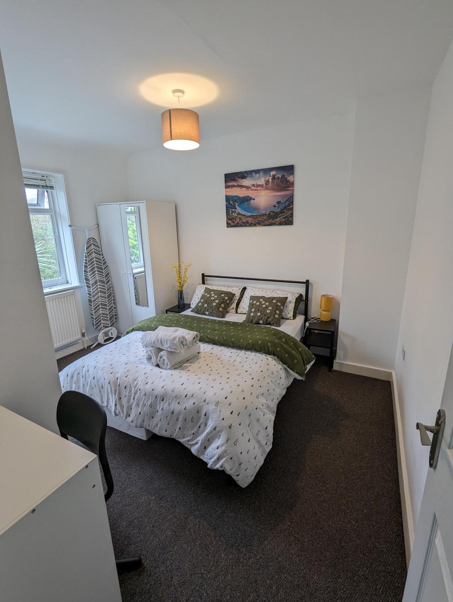 Fantastic 3-Bedroom House In London Morden  Kültér fotó