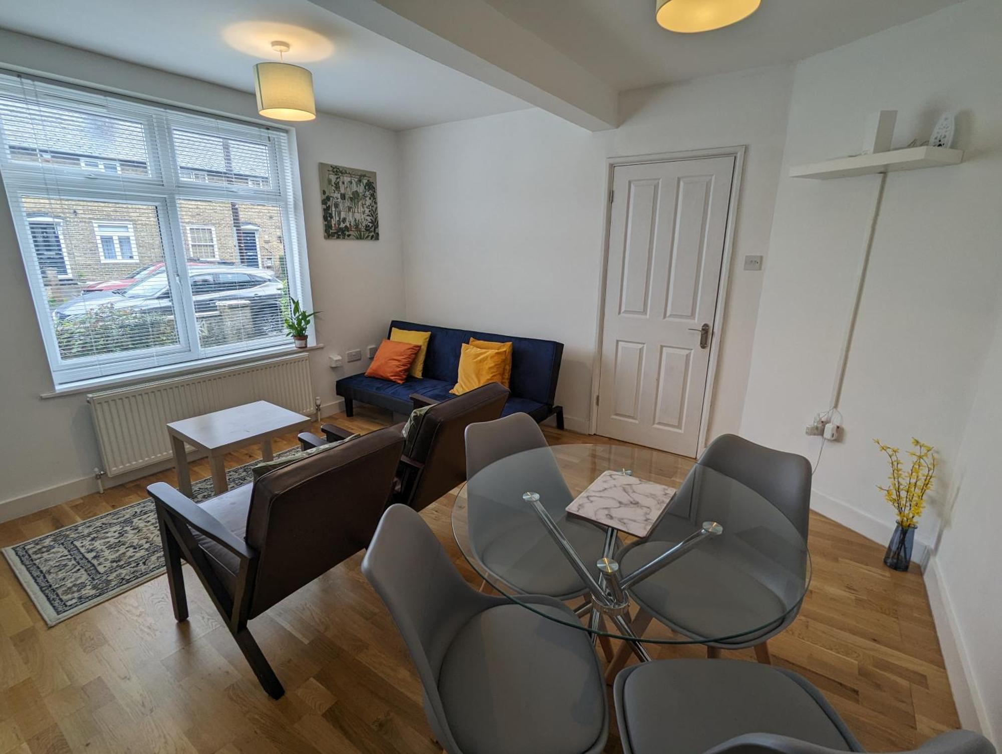 Fantastic 3-Bedroom House In London Morden  Kültér fotó
