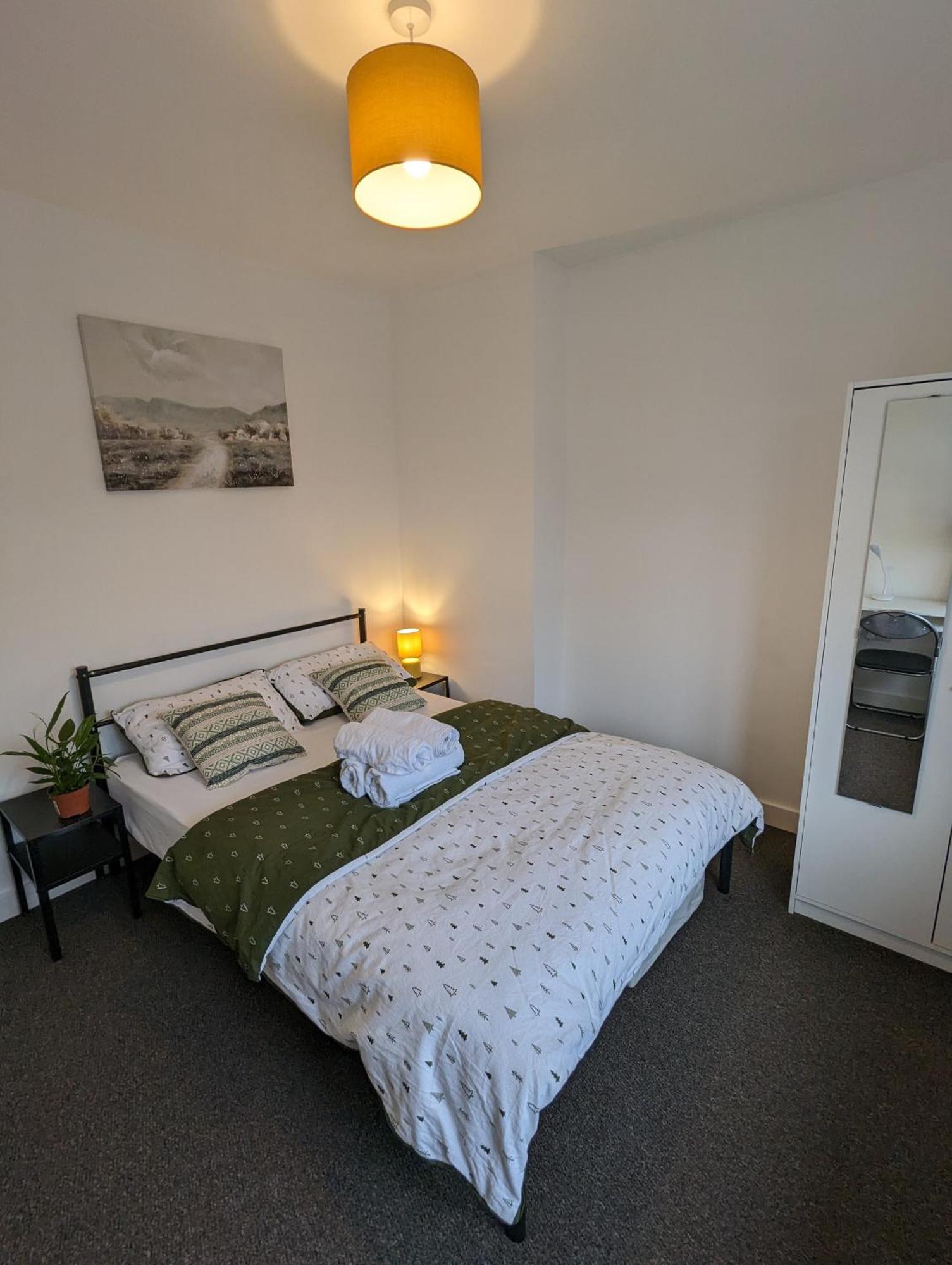 Fantastic 3-Bedroom House In London Morden  Kültér fotó