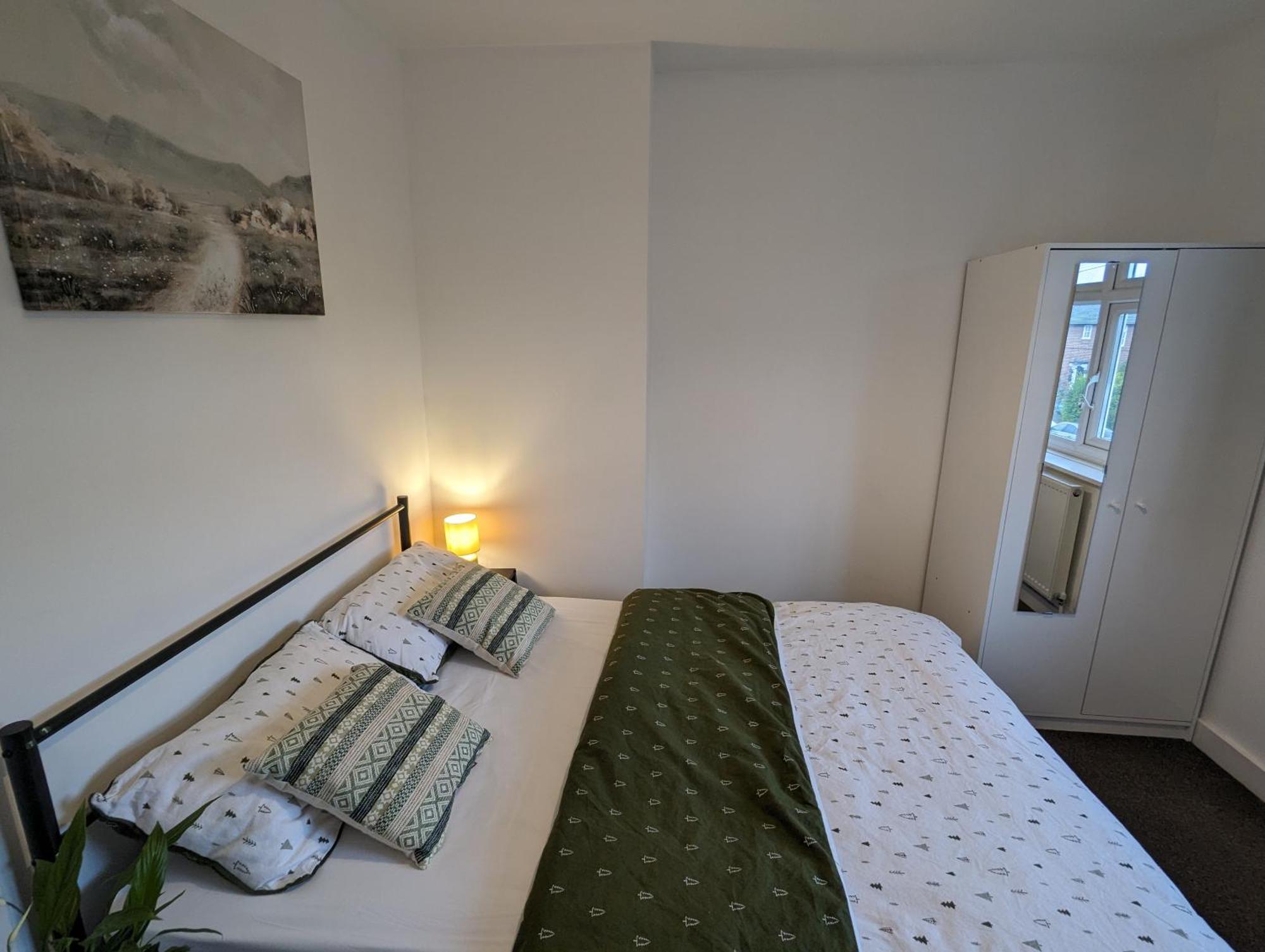 Fantastic 3-Bedroom House In London Morden  Kültér fotó